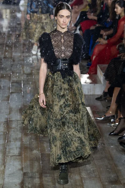 Look 28